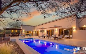The Duke Luxury Safari Villa, Huge Pool, Giraffe-Feeding-Tower, Outdoor Shower